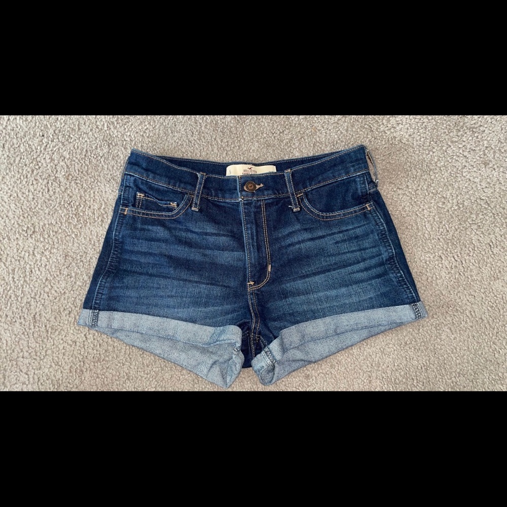 Hollister Short-Short high-rise.